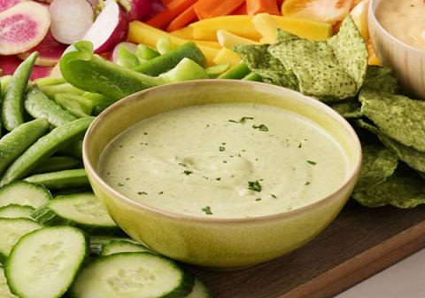 Salsa verde con yogurt e avocado
