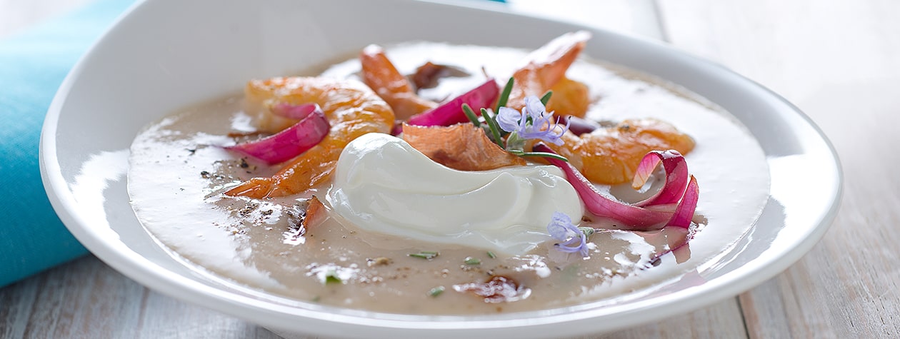 Vellutata di Fagioli con yogurt Total, Gamberi e Speck